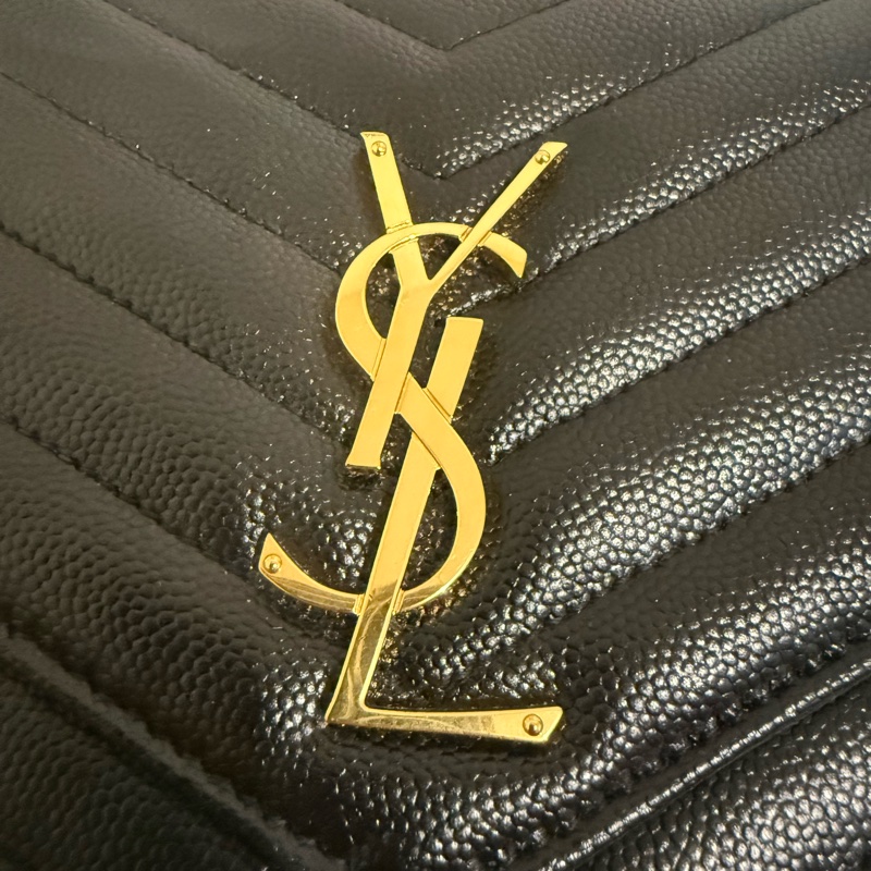 • WOC 鍊帶錢包 (Wallet On Chain): 若為附有金屬鍊帶的版本(WOC)-5