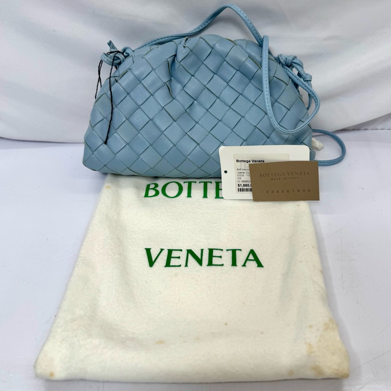 Bottega Veneta The Pouch 水藍色肩背雲朵包-2
