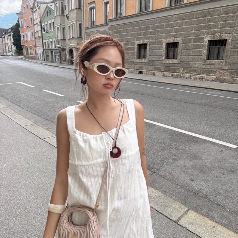 ✨️miumiu象牙白11W 太陽眼鏡 全新全配-0