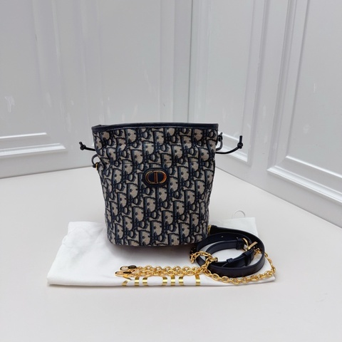 🆕99新迪奧/Dior 30 Montaigne 迷你鏈條抽繩水桶包、福袋可調節肩帶 單肩包 斜挎包,金扣 24編碼✅正品