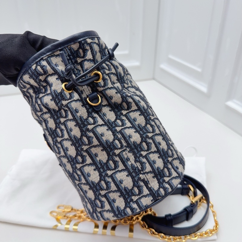 🆕99新迪奧/Dior 30 Montaigne 迷你鏈條抽繩水桶包、福袋可調節肩帶 單肩包 斜挎包,金扣 24編碼✅正品-3
