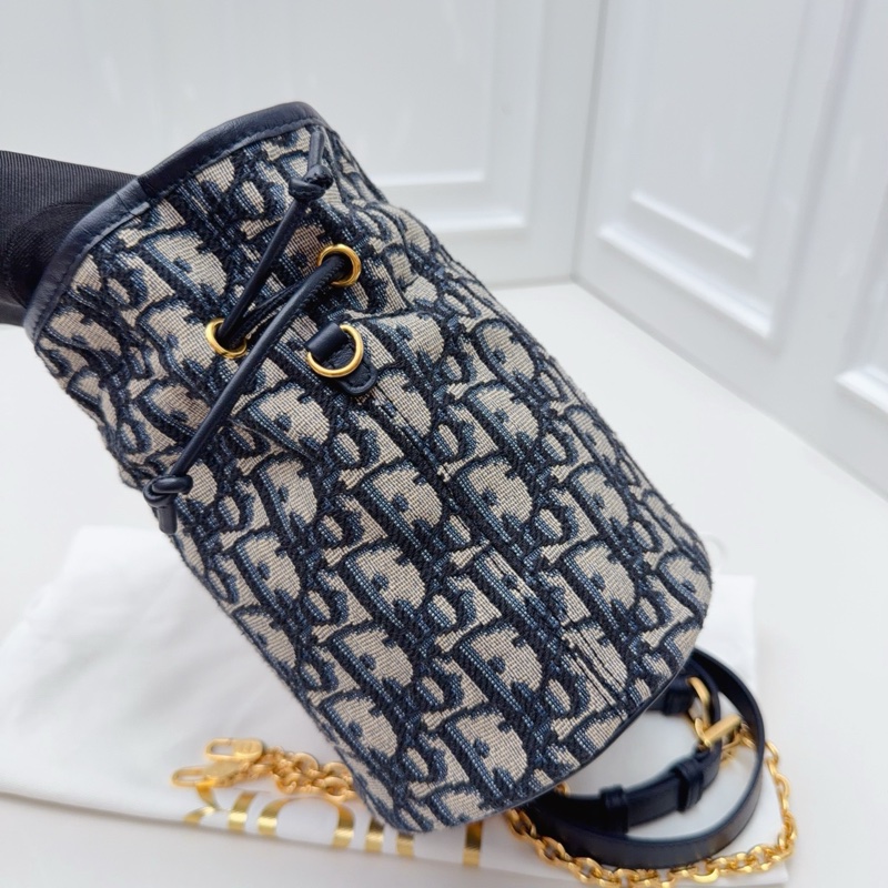 🆕99新迪奧/Dior 30 Montaigne 迷你鏈條抽繩水桶包、福袋可調節肩帶 單肩包 斜挎包,金扣 24編碼✅正品-4