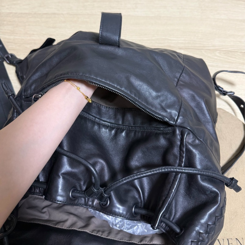 BOTTEGA VENETA BV  黑 全皮 後背包 肩背包 雙肩背-13