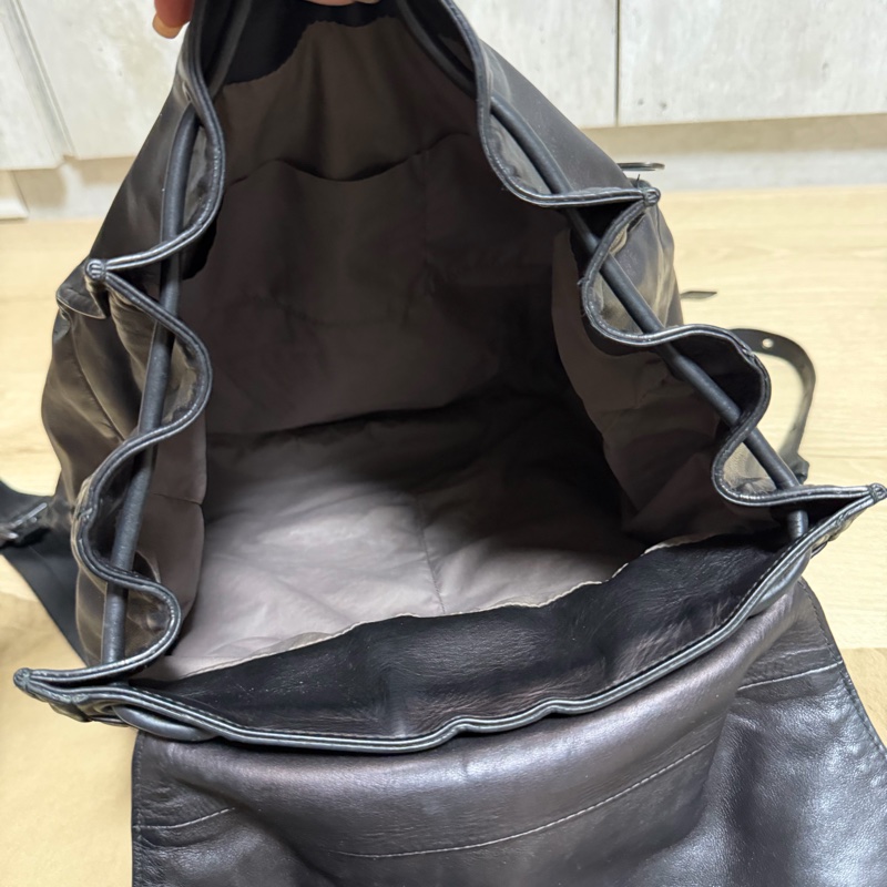 BOTTEGA VENETA BV  黑 全皮 後背包 肩背包 雙肩背-16