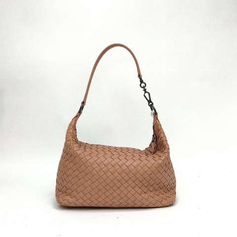 BOTTEGA VENETA 奶茶色羊皮鎢鋼扣經典編織腋下包飯盒包