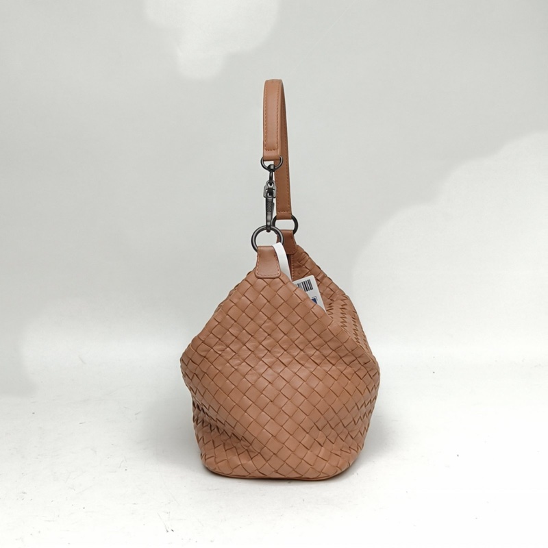 BOTTEGA VENETA 奶茶色羊皮鎢鋼扣經典編織腋下包飯盒包-1
