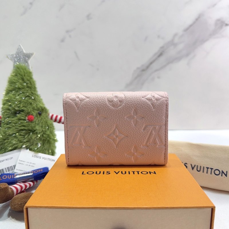 LV Rosalie時尚粉彩壓花粒面零錢包-1
