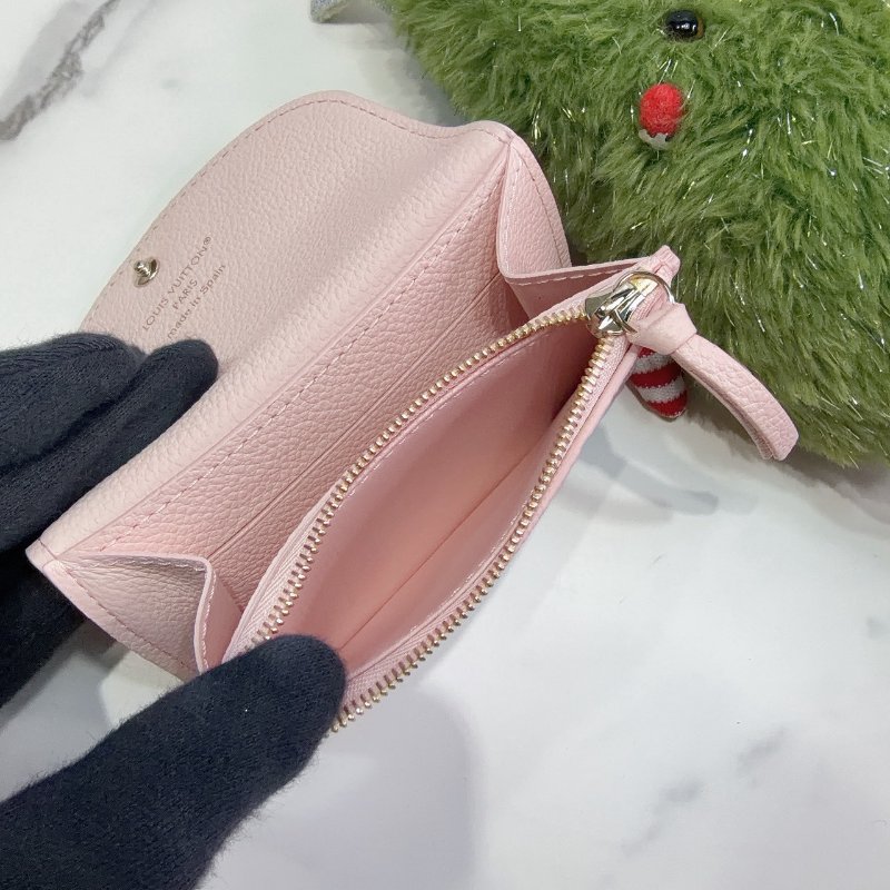 LV Rosalie時尚粉彩壓花粒面零錢包-6