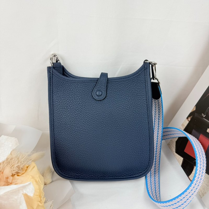 近新狀態良好 HERMES 愛馬仕 Mini Evelyn 16 午夜藍 銀扣 斜背包(W刻)-2