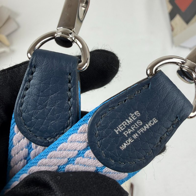 近新狀態良好 HERMES 愛馬仕 Mini Evelyn 16 午夜藍 銀扣 斜背包(W刻)-17