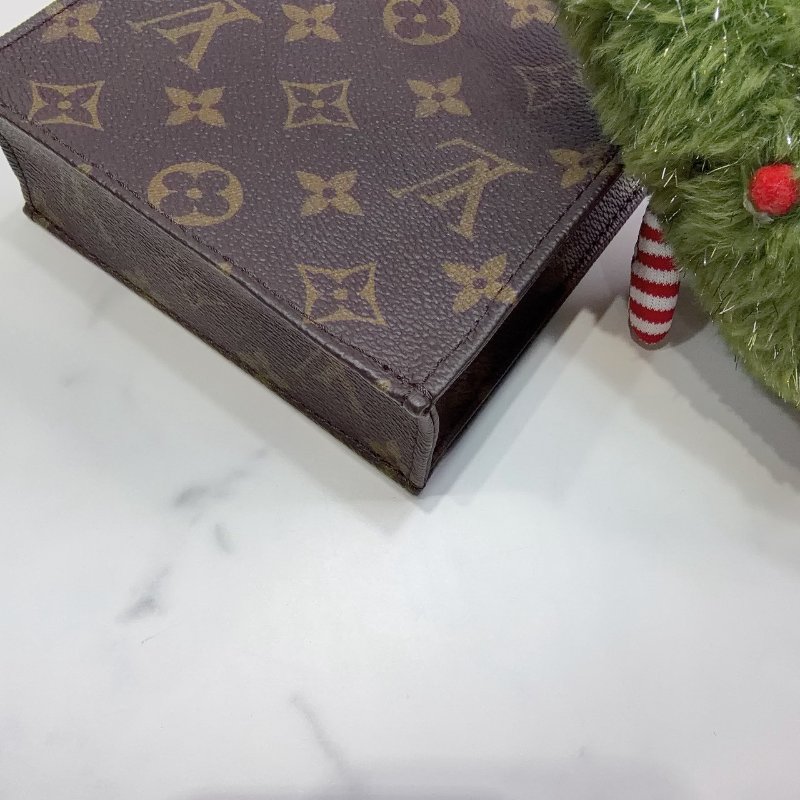 LV Petit Sac Plat Monogram迷你琴譜包-6