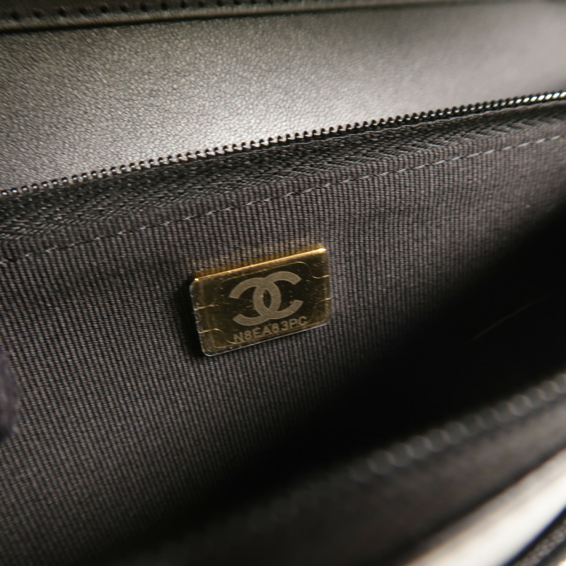 CHANEL 羊皮皮革WOC Wallet On Chain鏈帶肩背袋-6