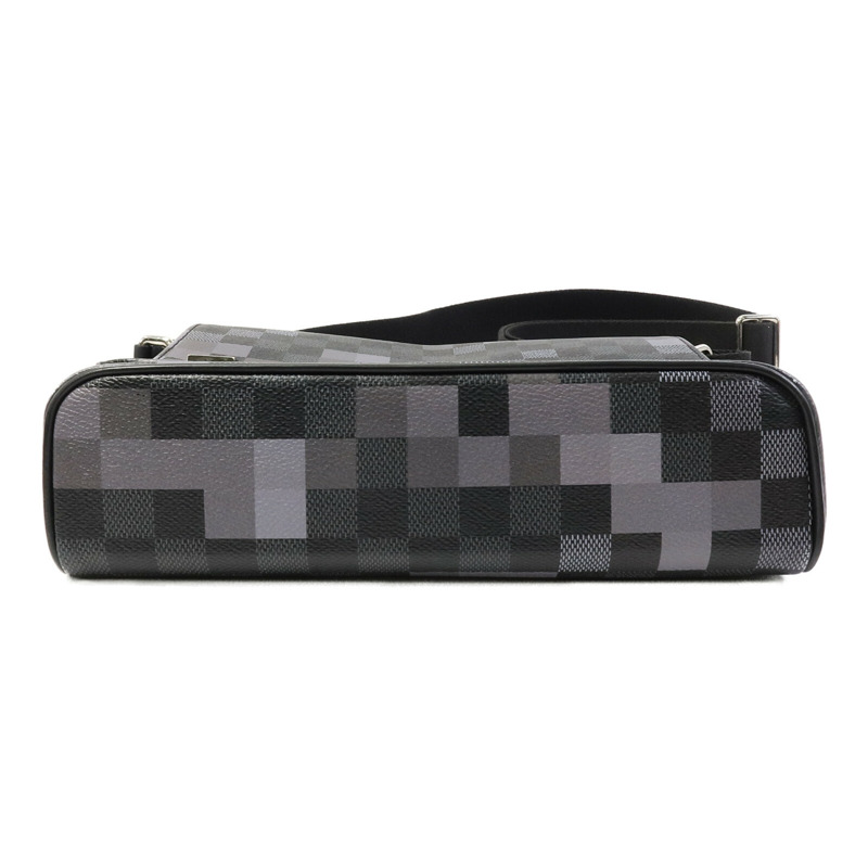 LOUIS VUITTON Damier Graphite Pixel District PM肩背袋-3