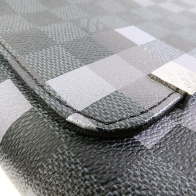 LOUIS VUITTON Damier Graphite Pixel District PM肩背袋-14