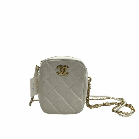 【美收精品】CHANEL 白色金扣菱格相機肩背包 C-538【隔月月中將轉賣至日本 上架期限30天】