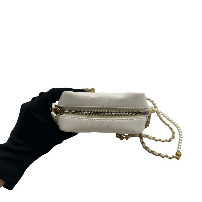 【美收精品】CHANEL 白色金扣菱格相機肩背包 C-538【隔月月中將轉賣至日本 上架期限30天】-5