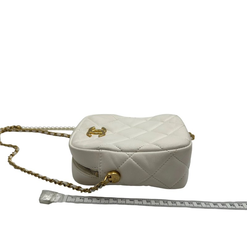 【美收精品】CHANEL 白色金扣菱格相機肩背包 C-538【隔月月中將轉賣至日本 上架期限30天】-13