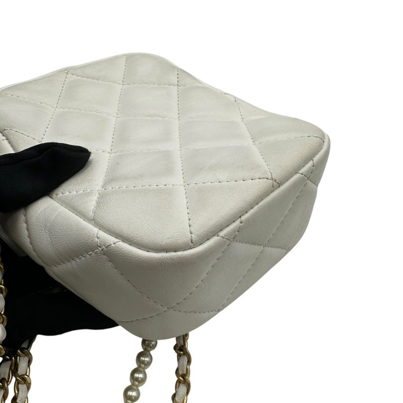 【美收精品】CHANEL 白色金扣菱格相機肩背包 C-538【隔月月中將轉賣至日本 上架期限30天】-16