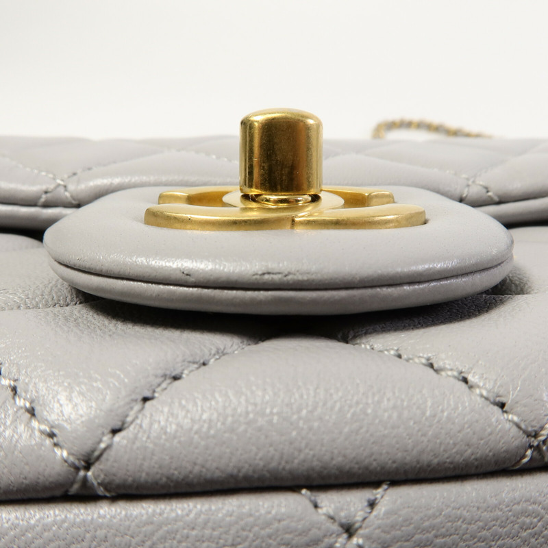 CHANEL 羊皮皮革Classic 17 Goldball鏈帶肩背袋-15