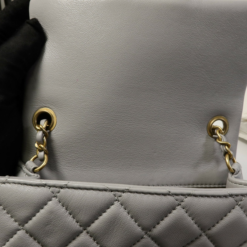 CHANEL 羊皮皮革Classic 17 Goldball鏈帶肩背袋-16