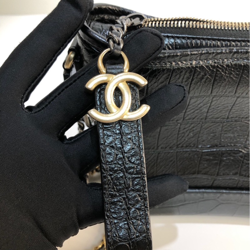 CHANEL｜鱷魚紋壓紋 流浪包-1