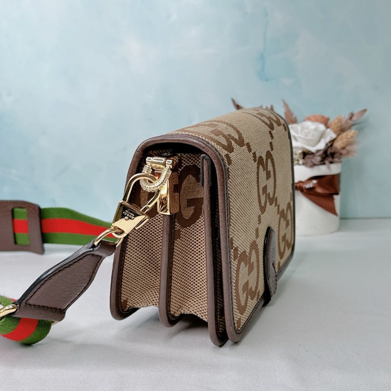 GUCCI Jumbo GG風琴包-3