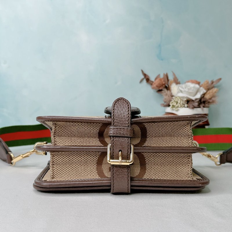 GUCCI Jumbo GG風琴包-8