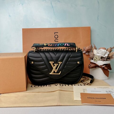 LV New Wave彩虹字母鏈帶包