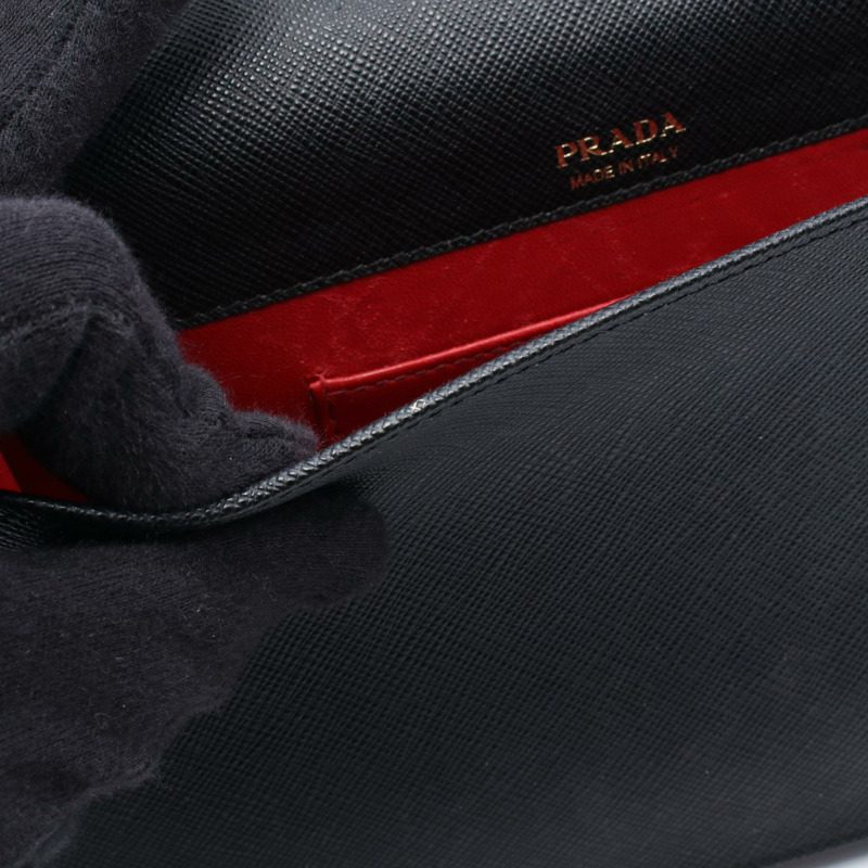 PRADA 黑色皮革鏈條單肩斜挎包，二手女款，金色五金配件，帶品牌標誌-8