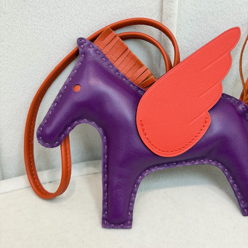 HERMES RODEO PEGASE MM 紫色飛馬皮革包包吊飾 X161-5