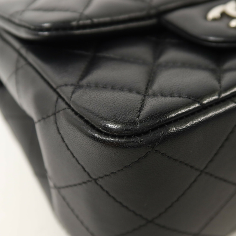CHANEL 羊皮皮革Mini Classic 17鏈帶肩背袋-11