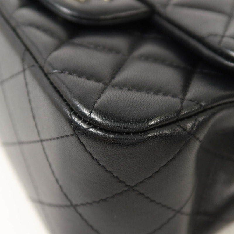 CHANEL 羊皮皮革Mini Classic 17鏈帶肩背袋-12