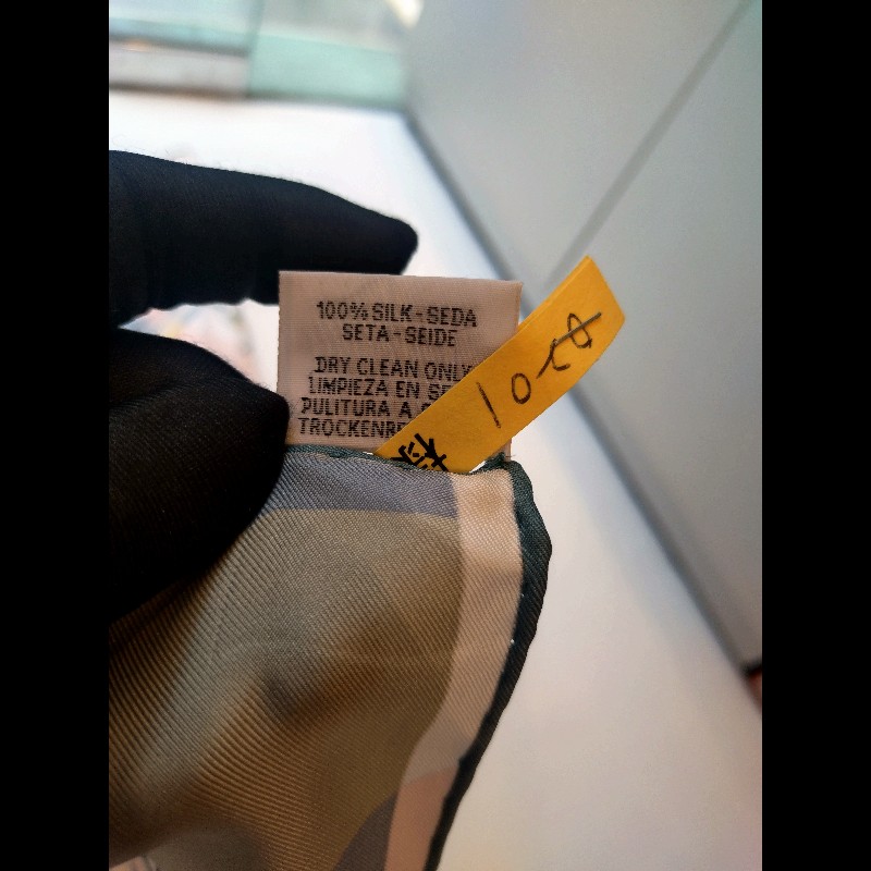 Hermes 粉底皇家虎旋轉木馬圖絲巾 90-13