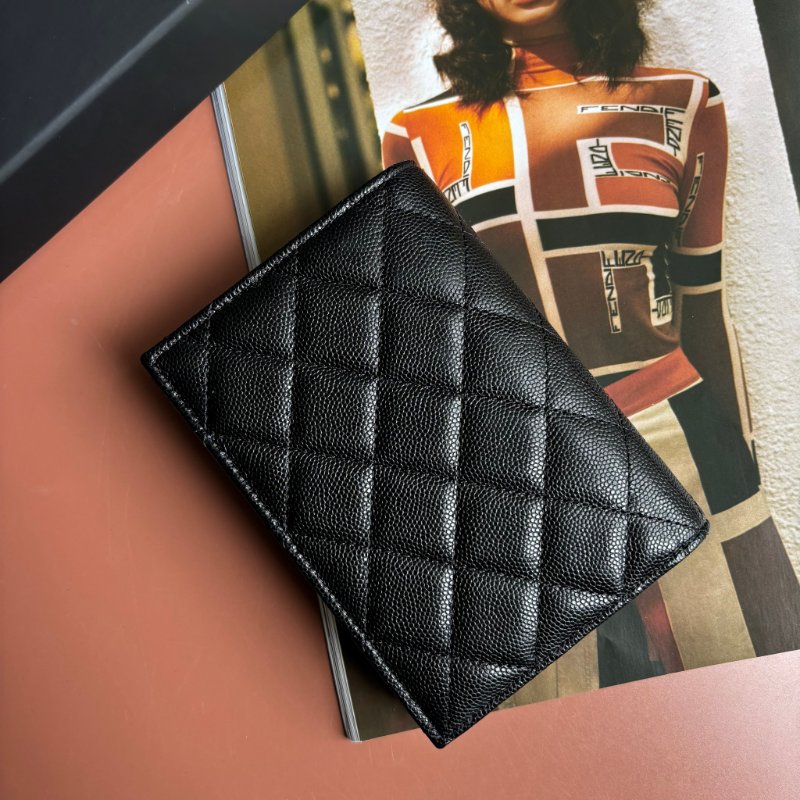 剛購入未使用 ::CHANEL:: 25P 黑色荔枝牛皮 雙折護照夾中型錢包 卡包-2