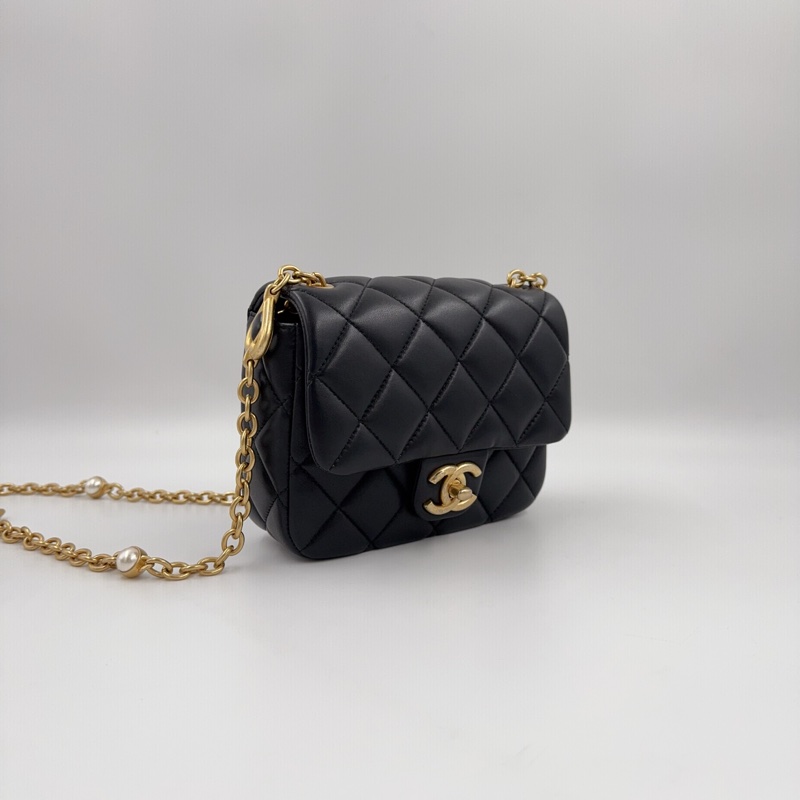 CHANEL黑色羊皮金釦愛心鏈方胖AS3849-1