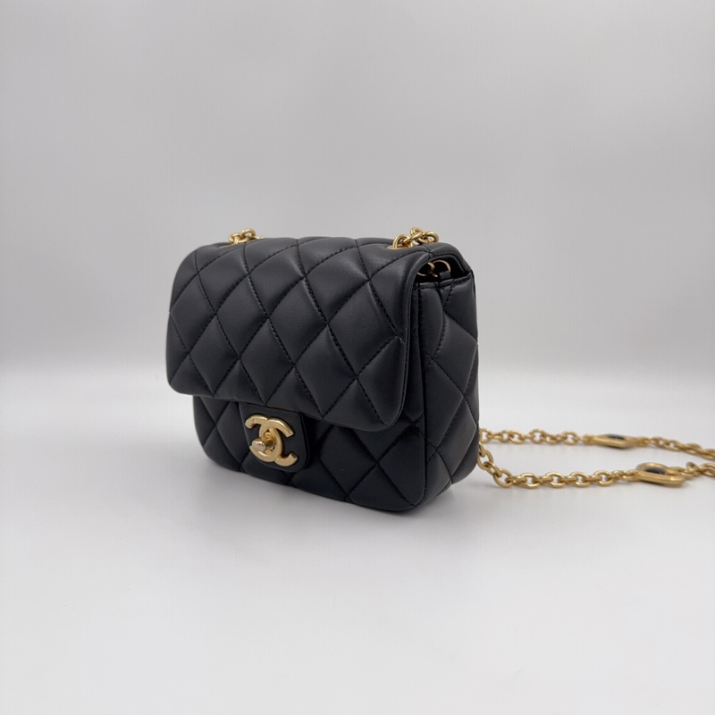 CHANEL黑色羊皮金釦愛心鏈方胖AS3849-2