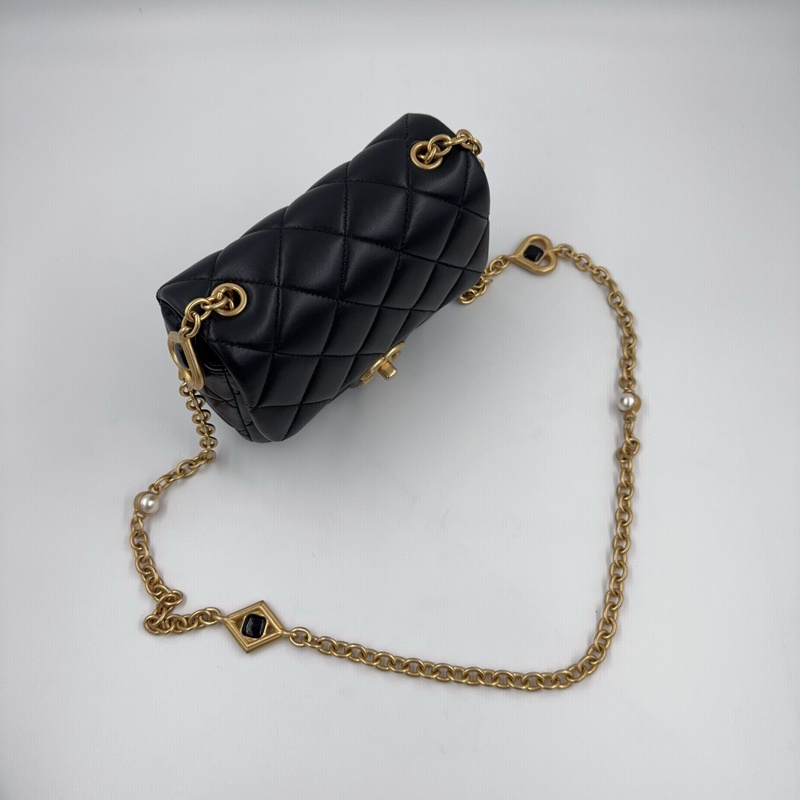 CHANEL黑色羊皮金釦愛心鏈方胖AS3849-5