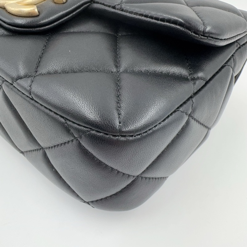 CHANEL黑色羊皮金釦愛心鏈方胖AS3849-10
