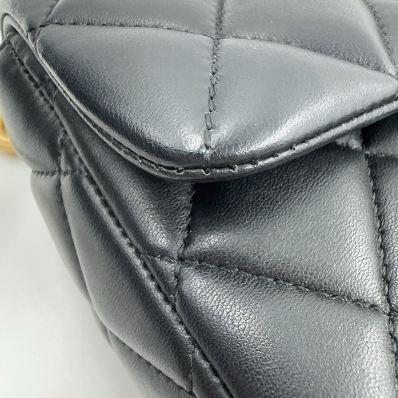 CHANEL黑色羊皮金釦愛心鏈方胖AS3849-14