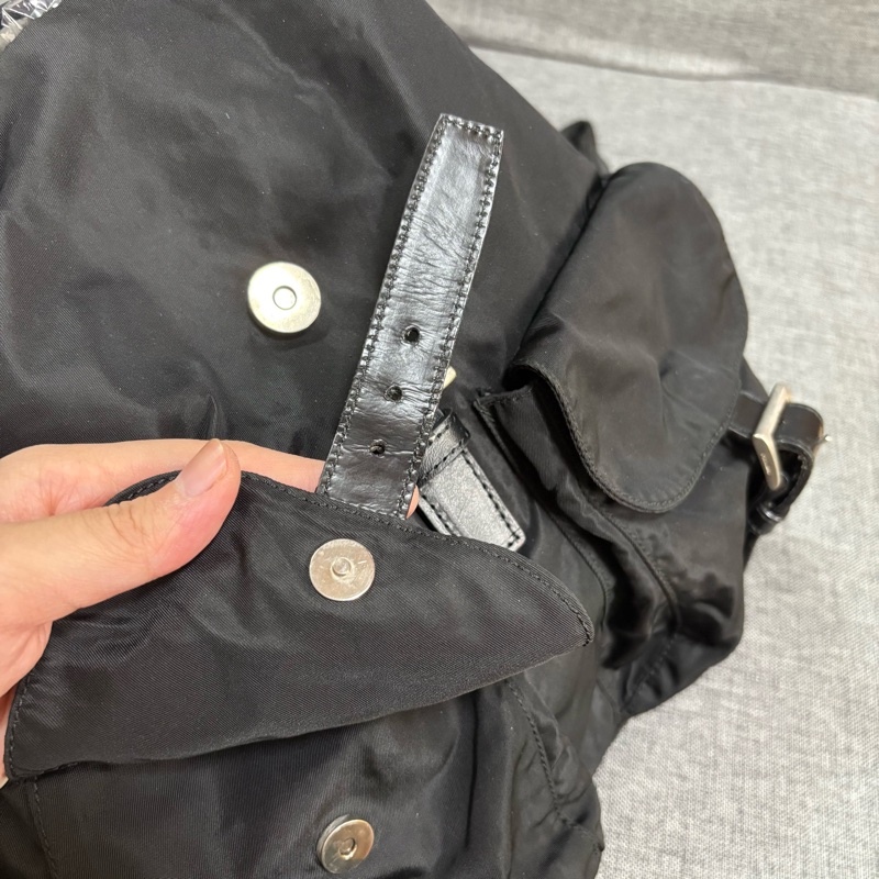 Prada 尼龍多用途 黑色雙肩包 背包-21