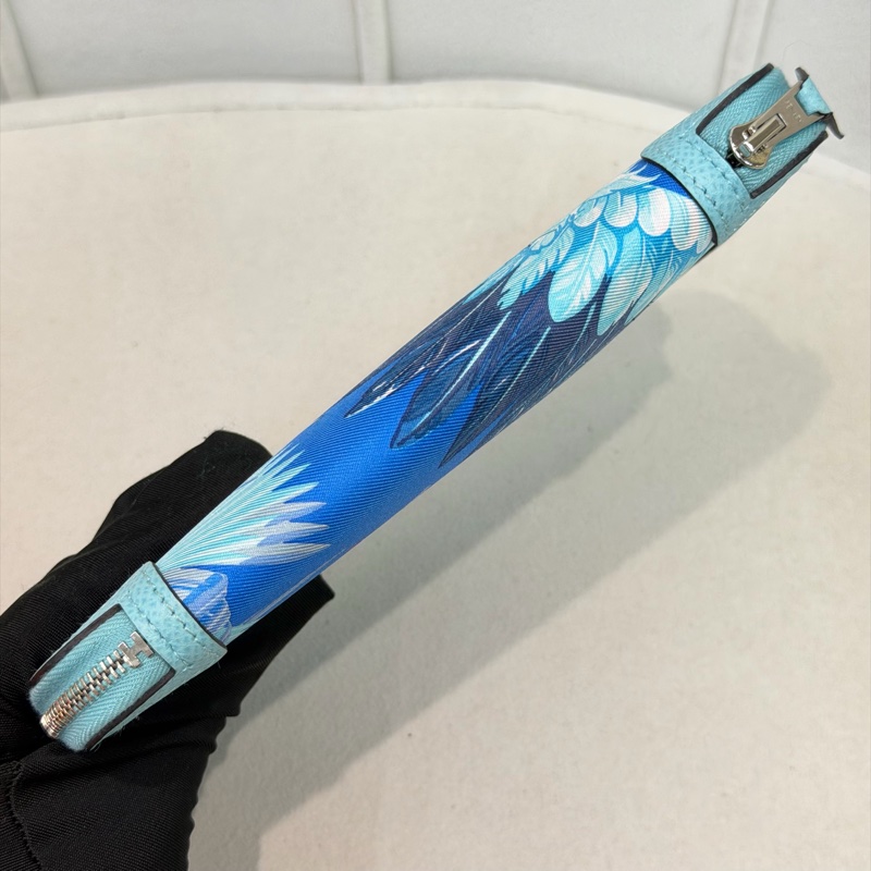 Hermes Flamingo Party Soie-Cool 藍色Epsom拼絲綢布長夾 XC501-10