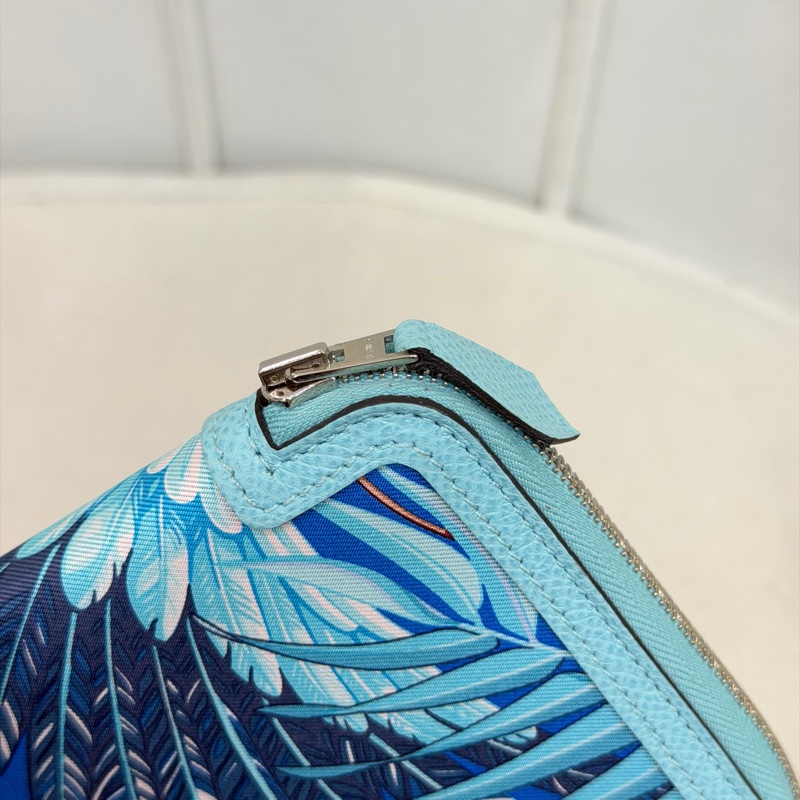 Hermes Flamingo Party Soie-Cool 藍色Epsom拼絲綢布長夾 XC501-18