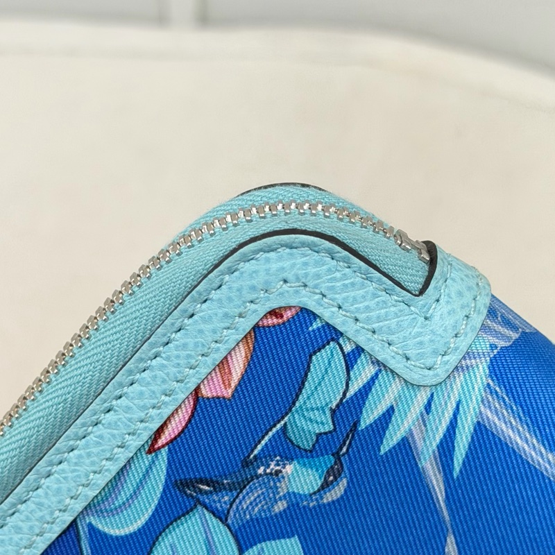 Hermes Flamingo Party Soie-Cool 藍色Epsom拼絲綢布長夾 XC501-46