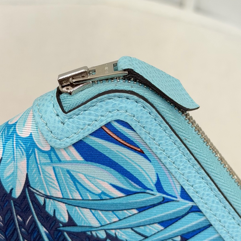 Hermes Flamingo Party Soie-Cool 藍色Epsom拼絲綢布長夾 XC501-47