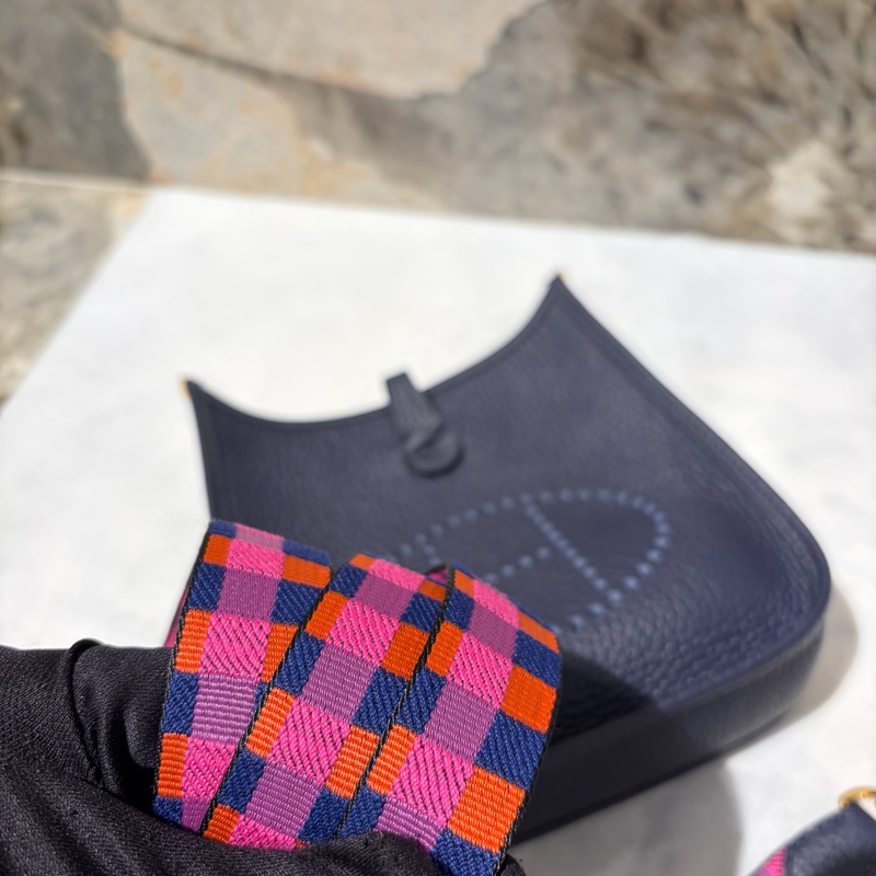 Hermes 藍金釦 Mini Evelyne 格紋背帶-8