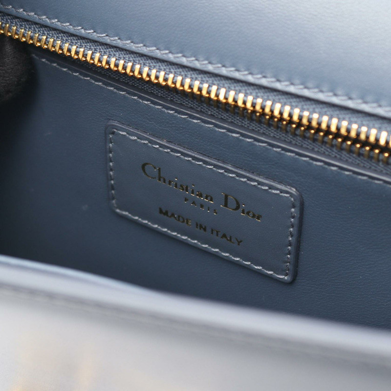 Christian Dior 30 MONTAIGNE 肩背斜背包，藍色皮革，金色五金，二手女款-3