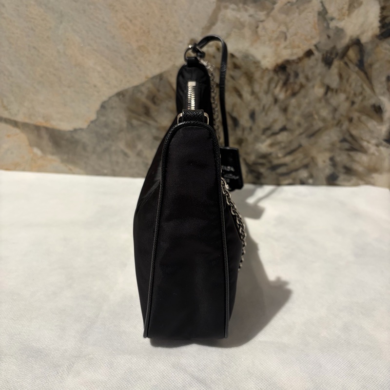 Prada黑尼龍三合一hobo-1