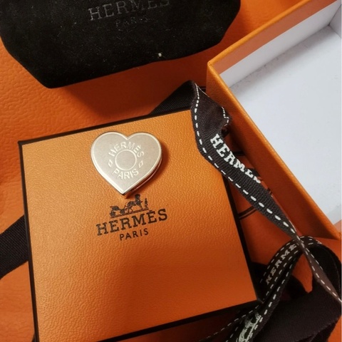 全新帶膜Hermes愛馬仕愛心 twilly絲巾扣
