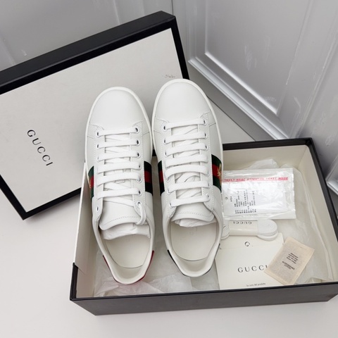 全新Gucci古馳  小蜜蜂小白鞋35.5碼紅綠條紋經典圖案