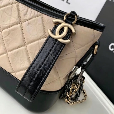 CHANEL香奈兒米色流浪包小號鏈條包🈶高雄漢神維修單🈶保卡
